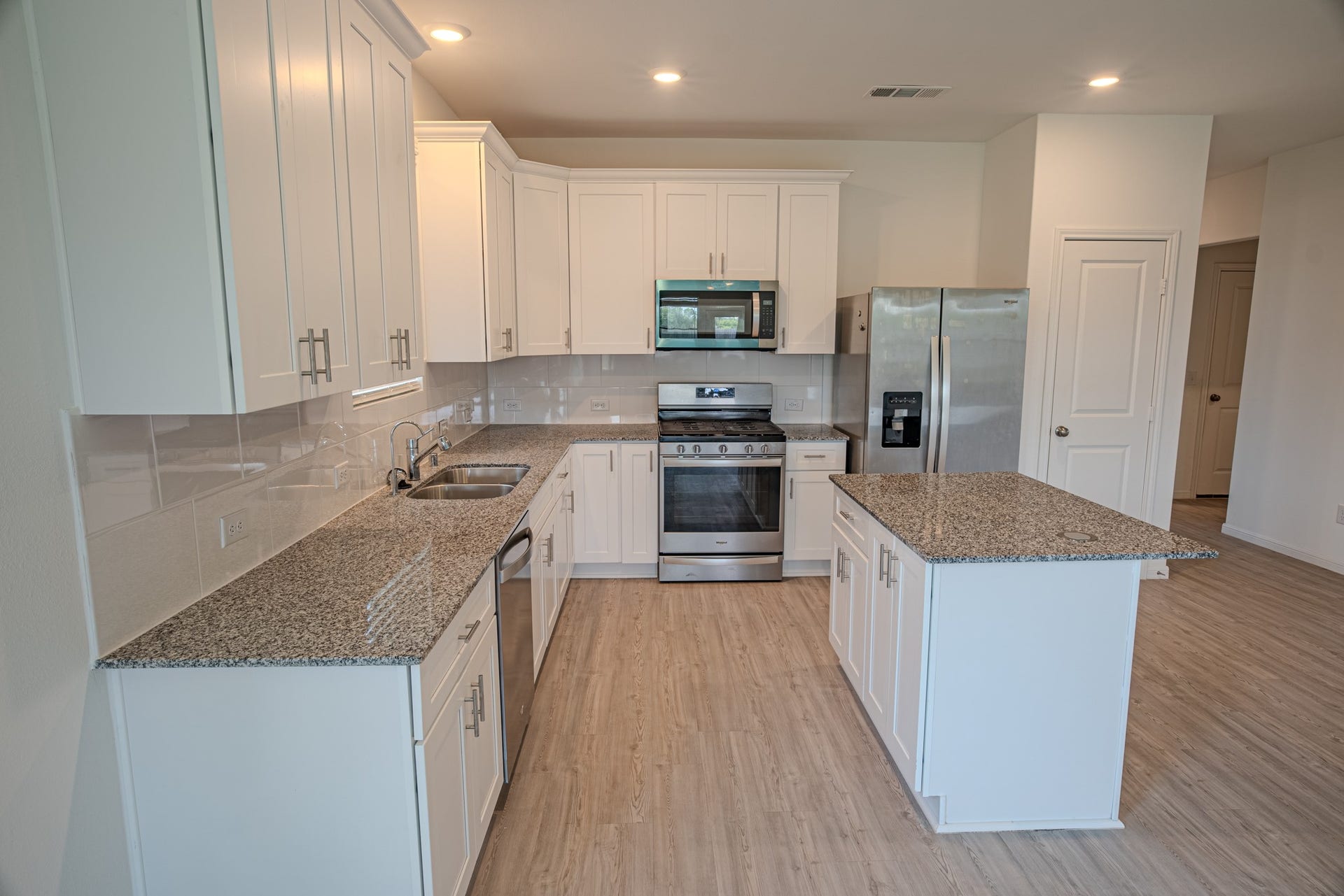 3111 Clydesdale Drive, Alvin, TX 77511 3111 Clydesdale Drive, Alvin, TX 77511