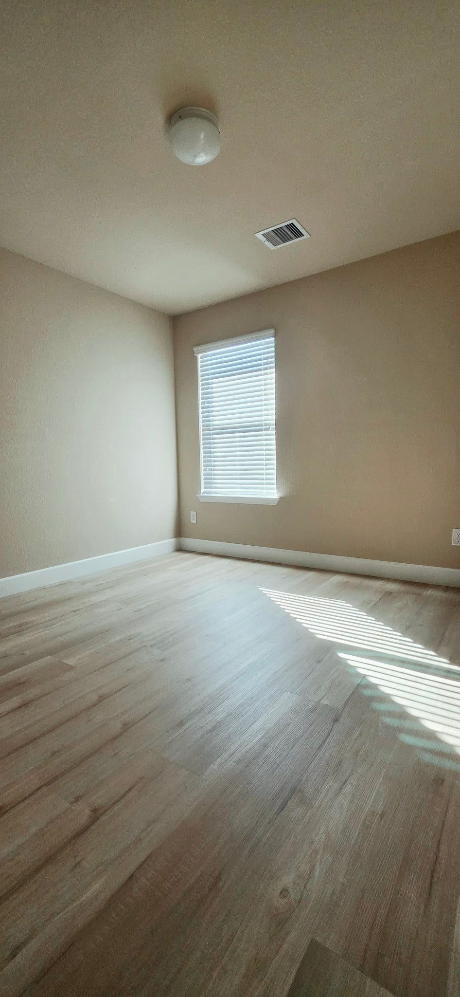 1402 Rodeo Cattle Lane, Houston, TX 77049 Upstairs bedroom #2