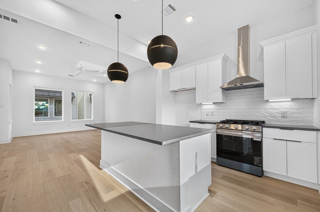 902 Kern St, #B, Houston, TX 77009