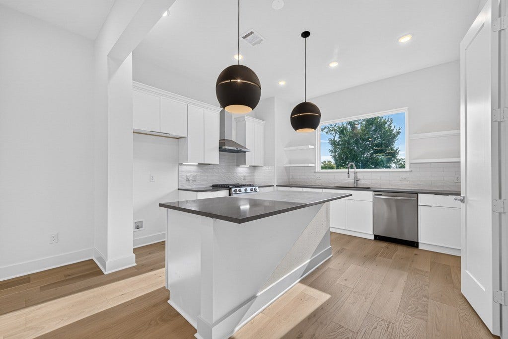 902 Kern St, #B, Houston, TX 77009