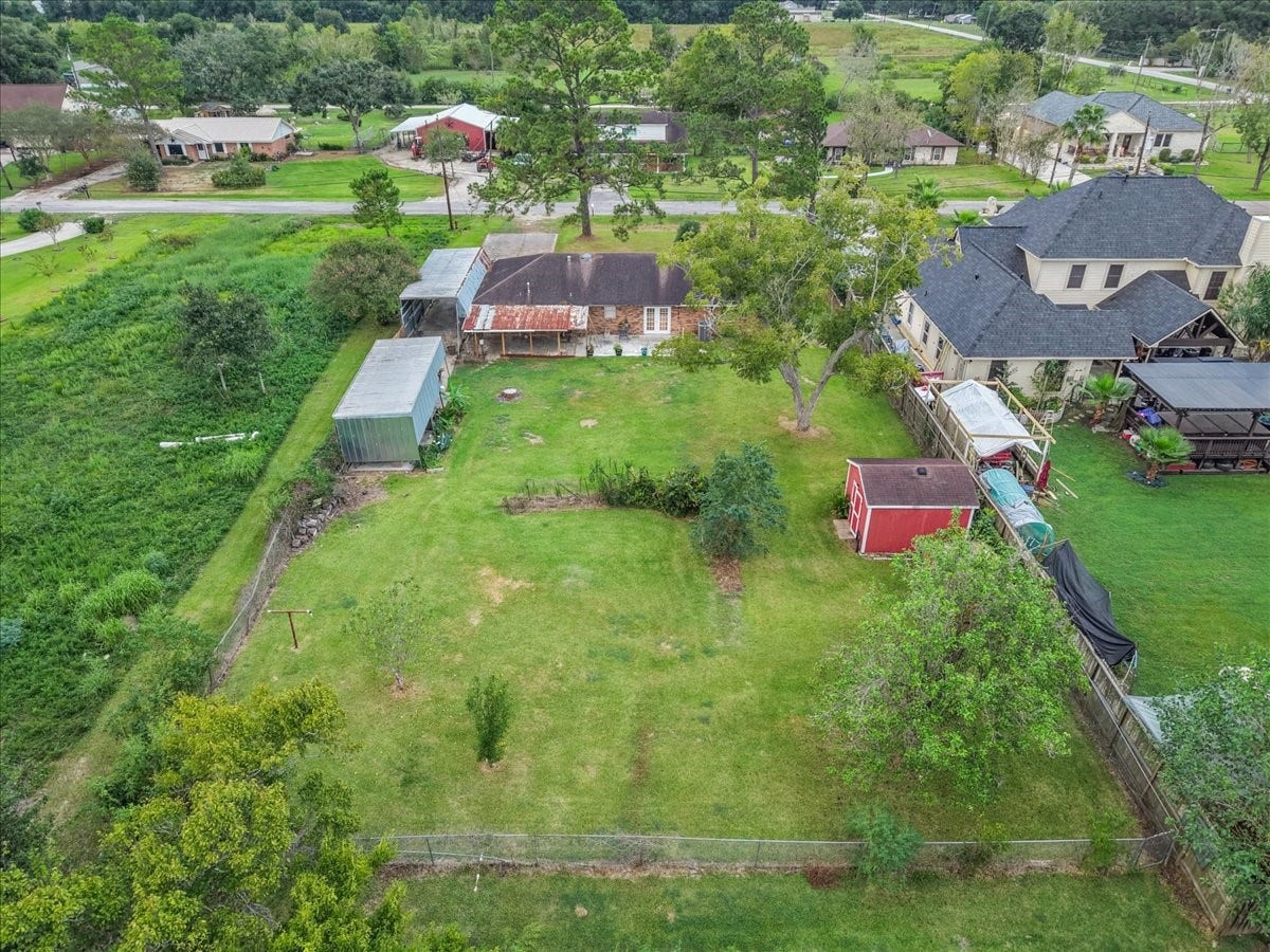 15918 Spinks Road, Alvin, TX 77511 15918 Spinks Road, Alvin, TX 77511