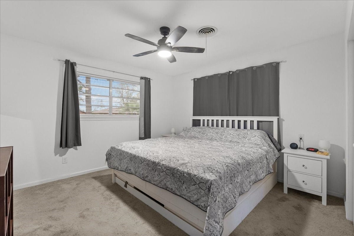 15918 Spinks Road, Alvin, TX 77511 15918 Spinks Road, Alvin, TX 77511