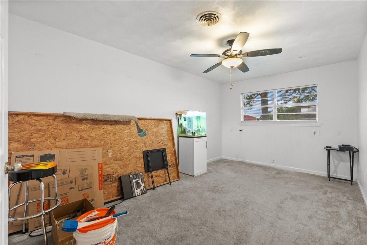 15918 Spinks Road, Alvin, TX 77511 15918 Spinks Road, Alvin, TX 77511
