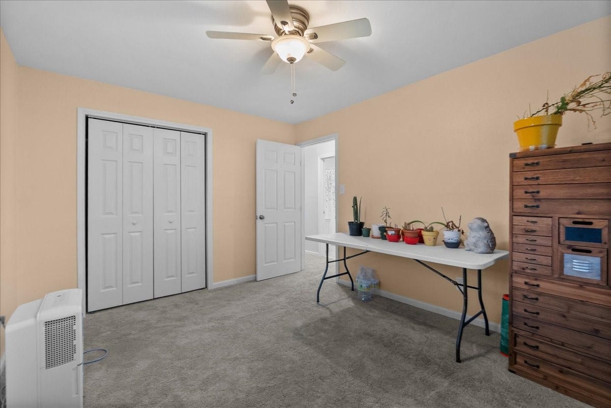 15918 Spinks Road, Alvin, TX 77511 15918 Spinks Road, Alvin, TX 77511