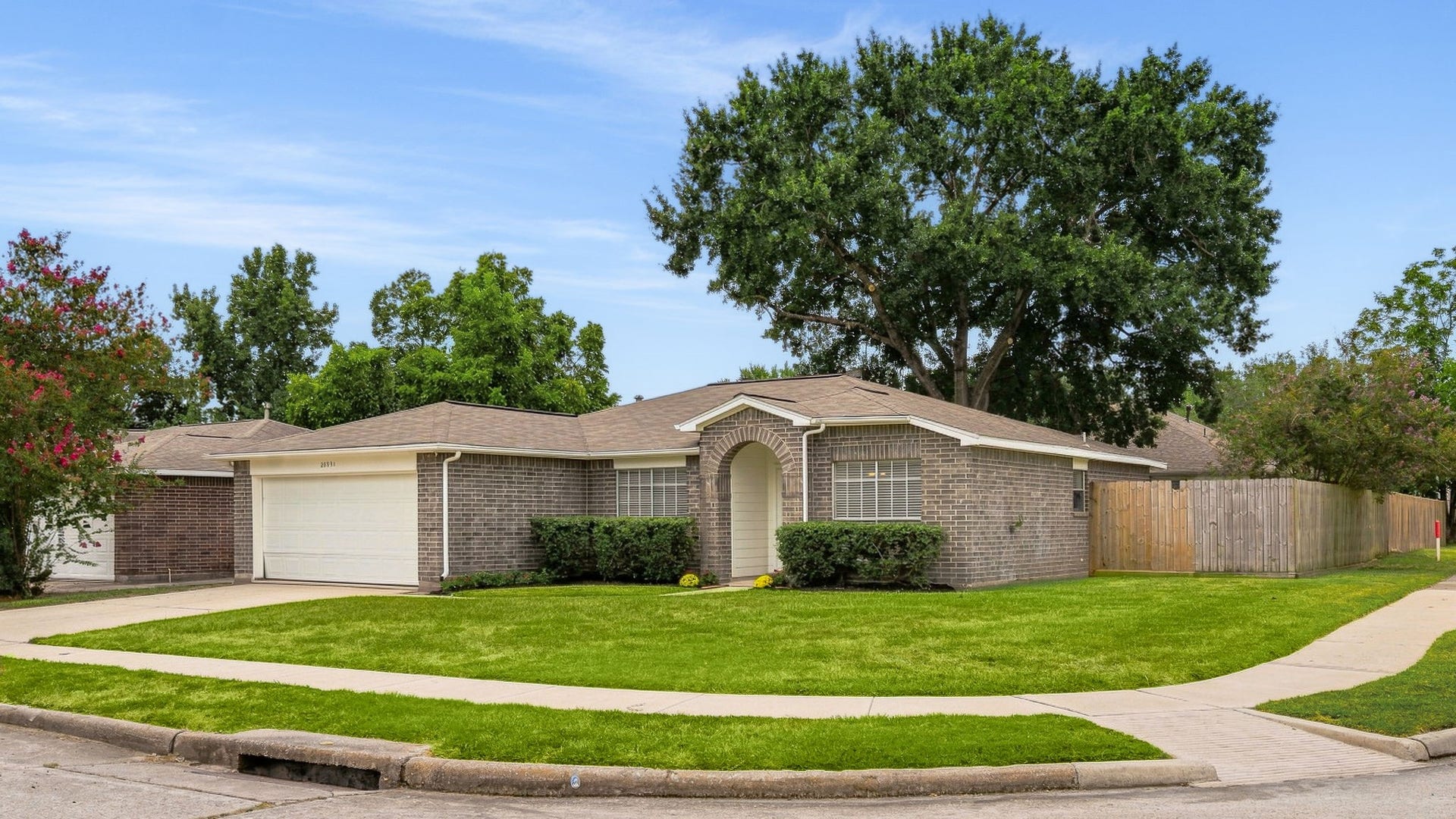 28931 Sedgefield Street, Spring, TX 77386 Situated on a desirable corner lot, this charming home is move-in ready and waiting for you to make it your own!