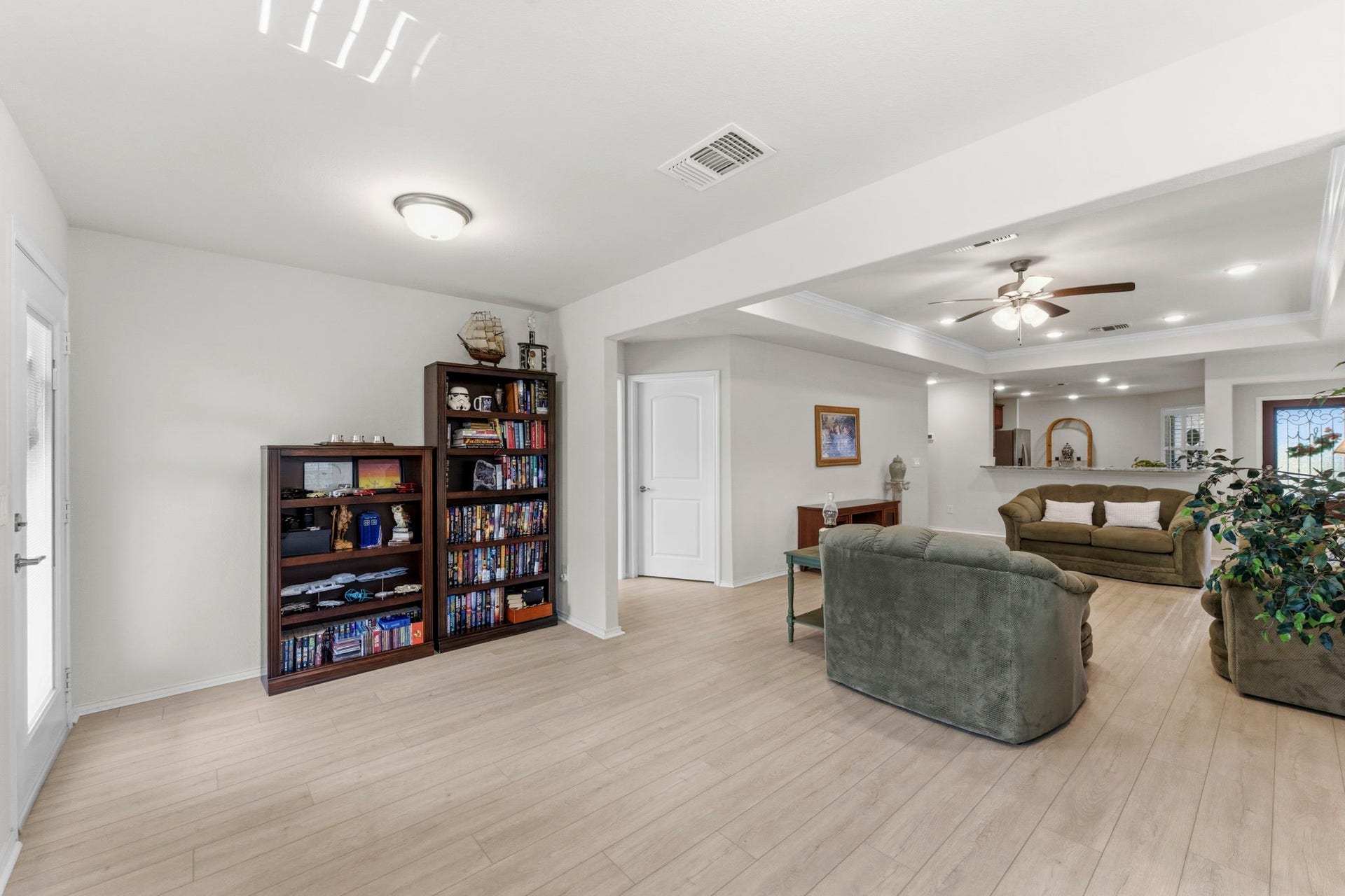 410 Thistle Thorn Drive, The Woodlands, TX 77382 410 Thistle Thorn Drive, The Woodlands, TX 77382
