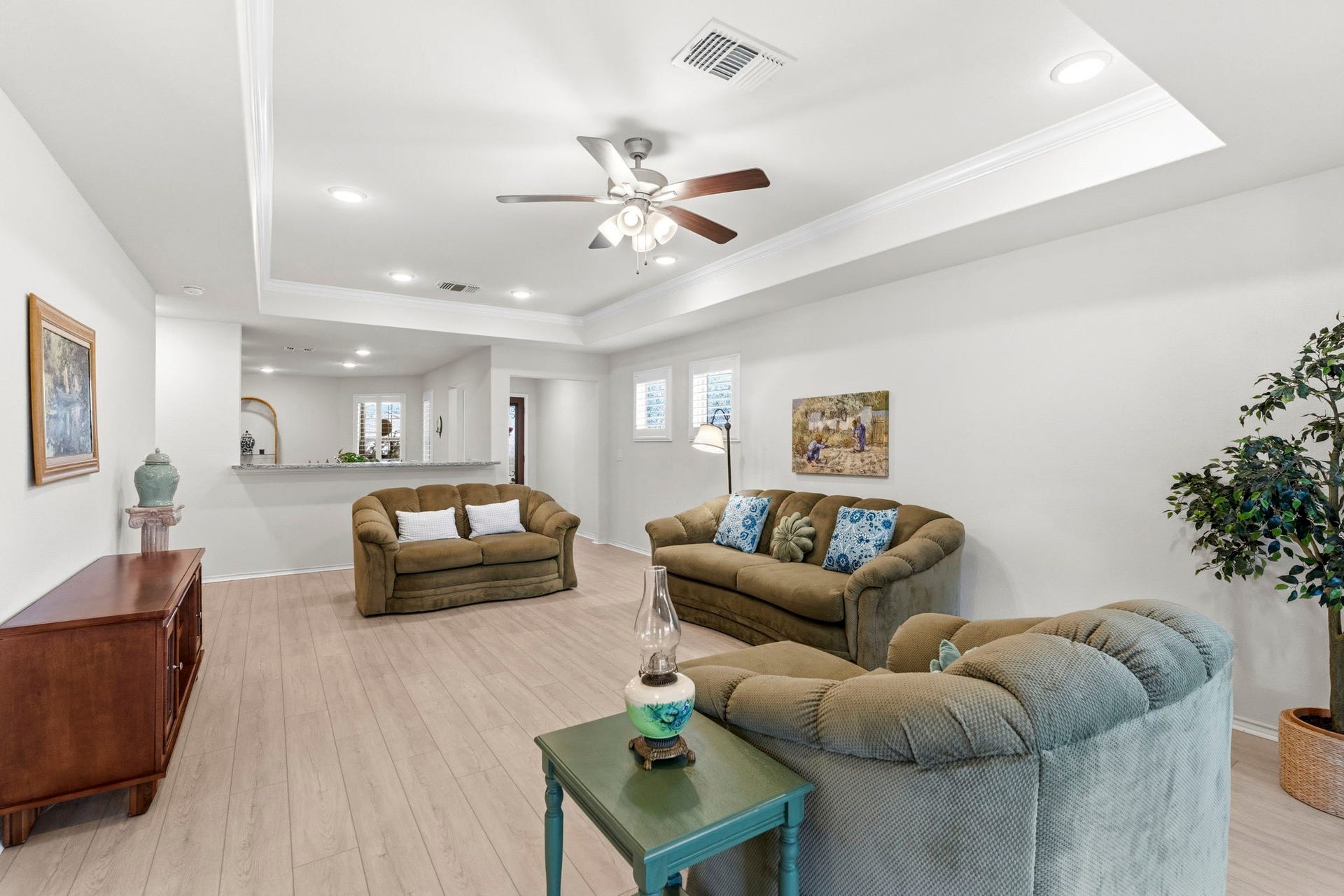 410 Thistle Thorn Drive, The Woodlands, TX 77382 410 Thistle Thorn Drive, The Woodlands, TX 77382