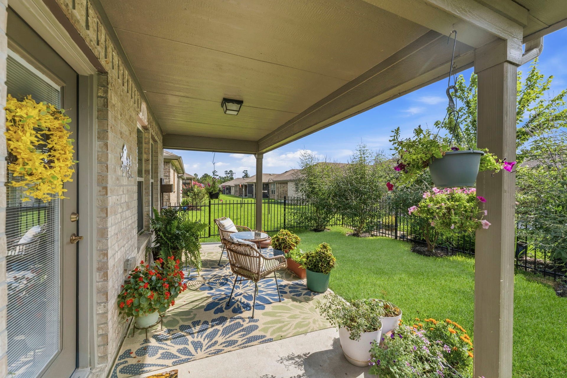 410 Thistle Thorn Drive, The Woodlands, TX 77382 410 Thistle Thorn Drive, The Woodlands, TX 77382