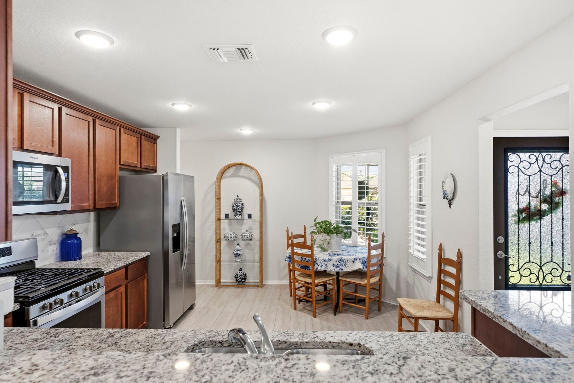 410 Thistle Thorn Drive, The Woodlands, TX 77382 410 Thistle Thorn Drive, The Woodlands, TX 77382