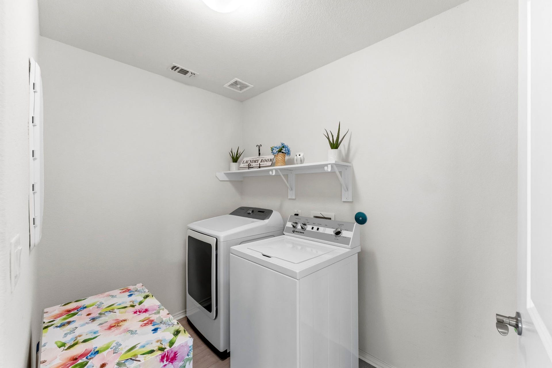 410 Thistle Thorn Drive, The Woodlands, TX 77382 410 Thistle Thorn Drive, The Woodlands, TX 77382