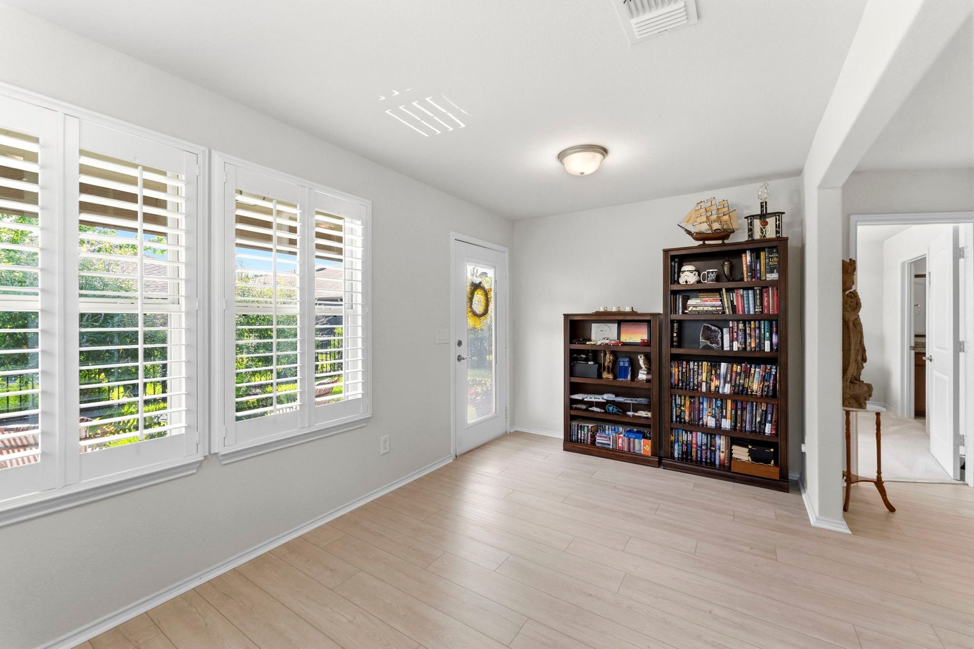 410 Thistle Thorn Drive, The Woodlands, TX 77382 410 Thistle Thorn Drive, The Woodlands, TX 77382