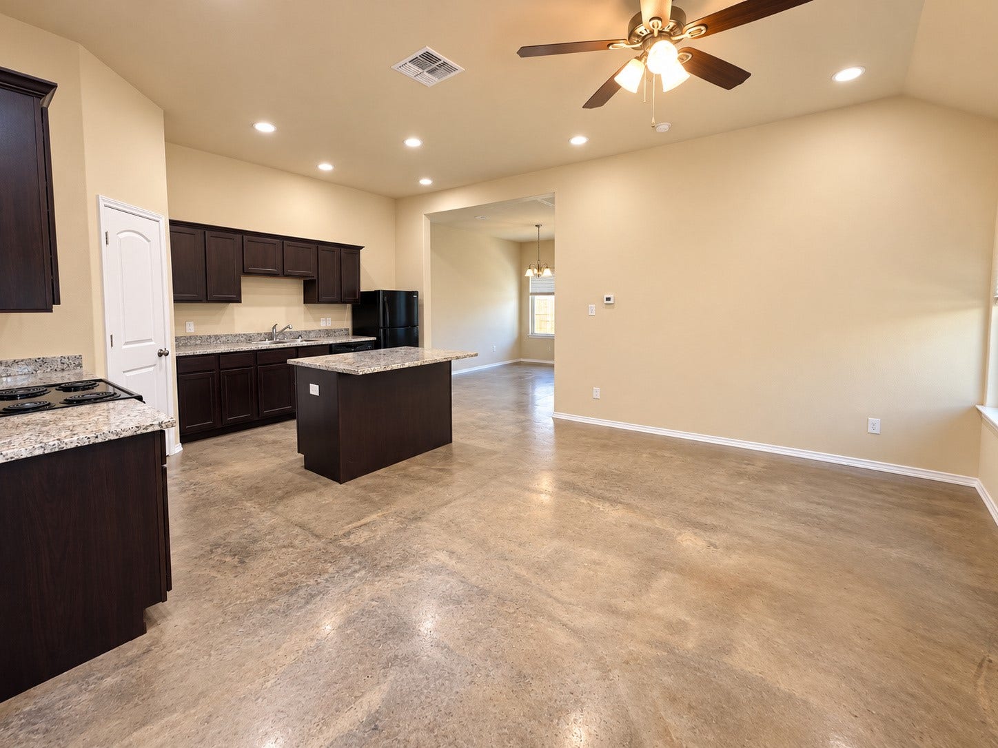 15679 Sycamore Drive, Montgomery, TX 77356