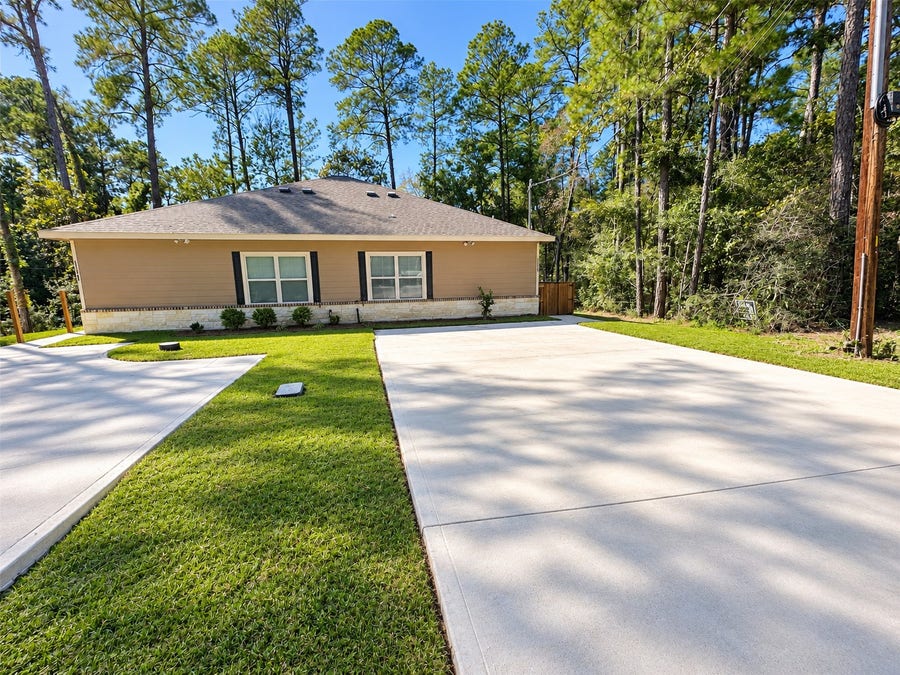 Property photo for 15679 Sycamore Drive, Montgomery, TX
