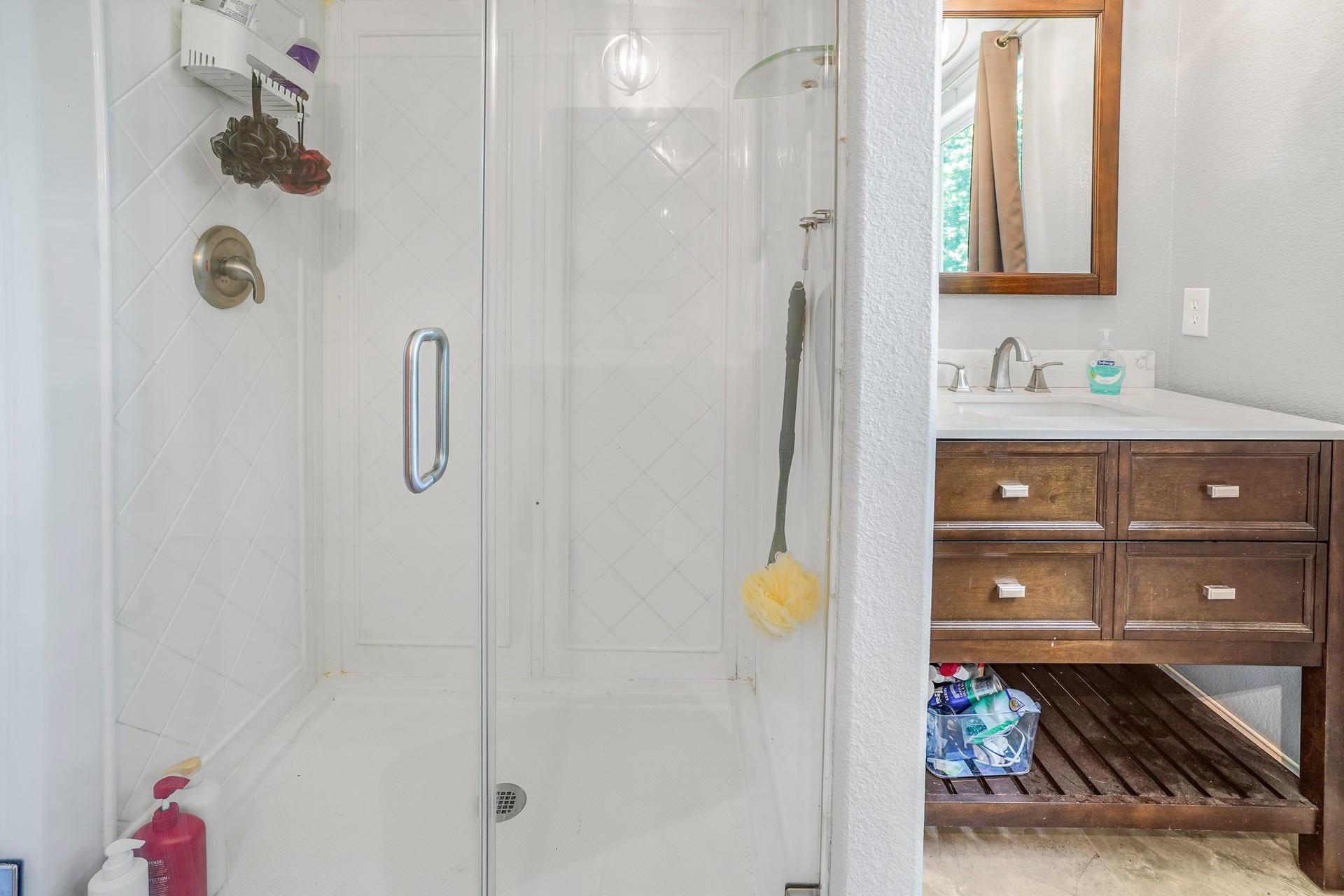 20547 Crosby Eastgate Road, Crosby, TX 77532 bath room #2 in the casita.