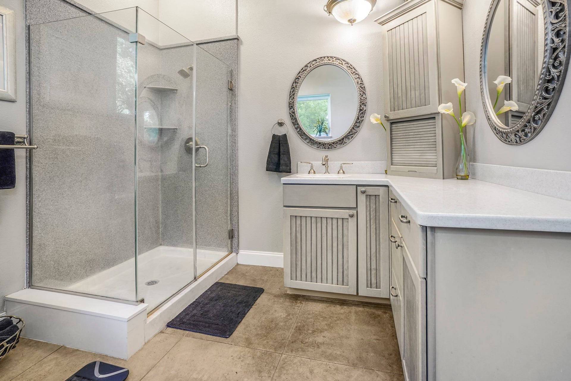 20547 Crosby Eastgate Road, Crosby, TX 77532 Primary bath