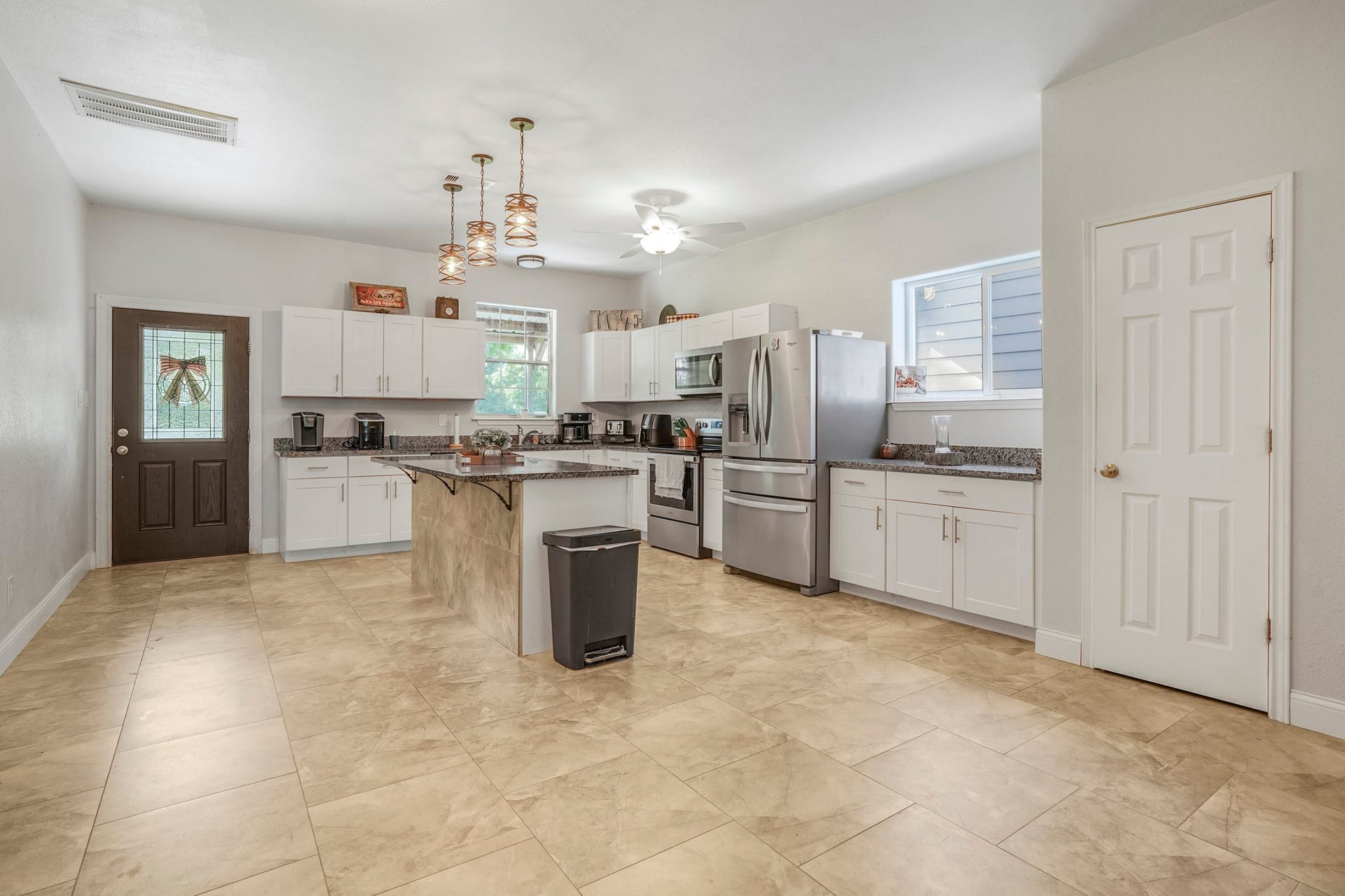 20547 Crosby Eastgate Road, Crosby, TX 77532 Large second home. 1850 sq ft.