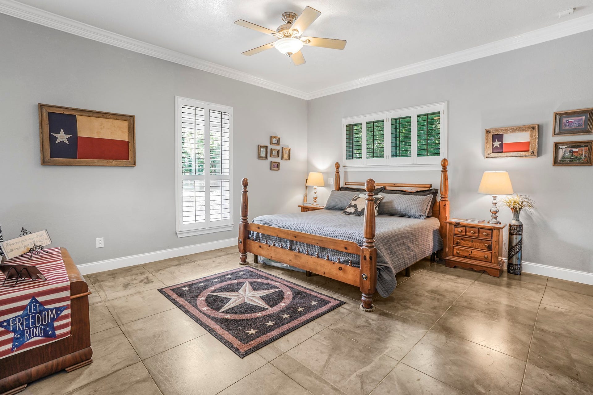 20547 Crosby Eastgate Road, Crosby, TX 77532 Owners retreat in the main house.