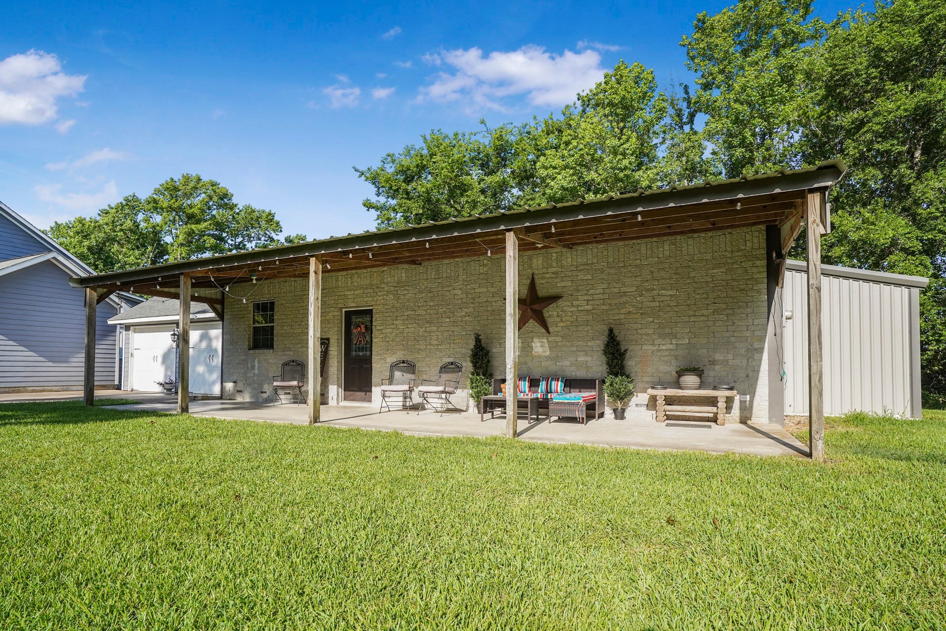 20547 Crosby Eastgate Road, Crosby, TX 77532 This is the secondary home, or casita.