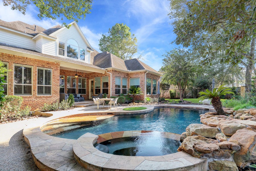 Property photo for 127 E Bracebridge Circle, The Woodlands, TX