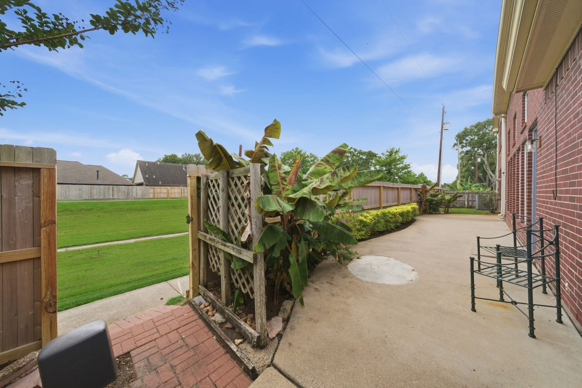 412 Live Oak Lane, Friendswood, TX 77546 Private back gate opens directly from your property onto a walking trail and green space.