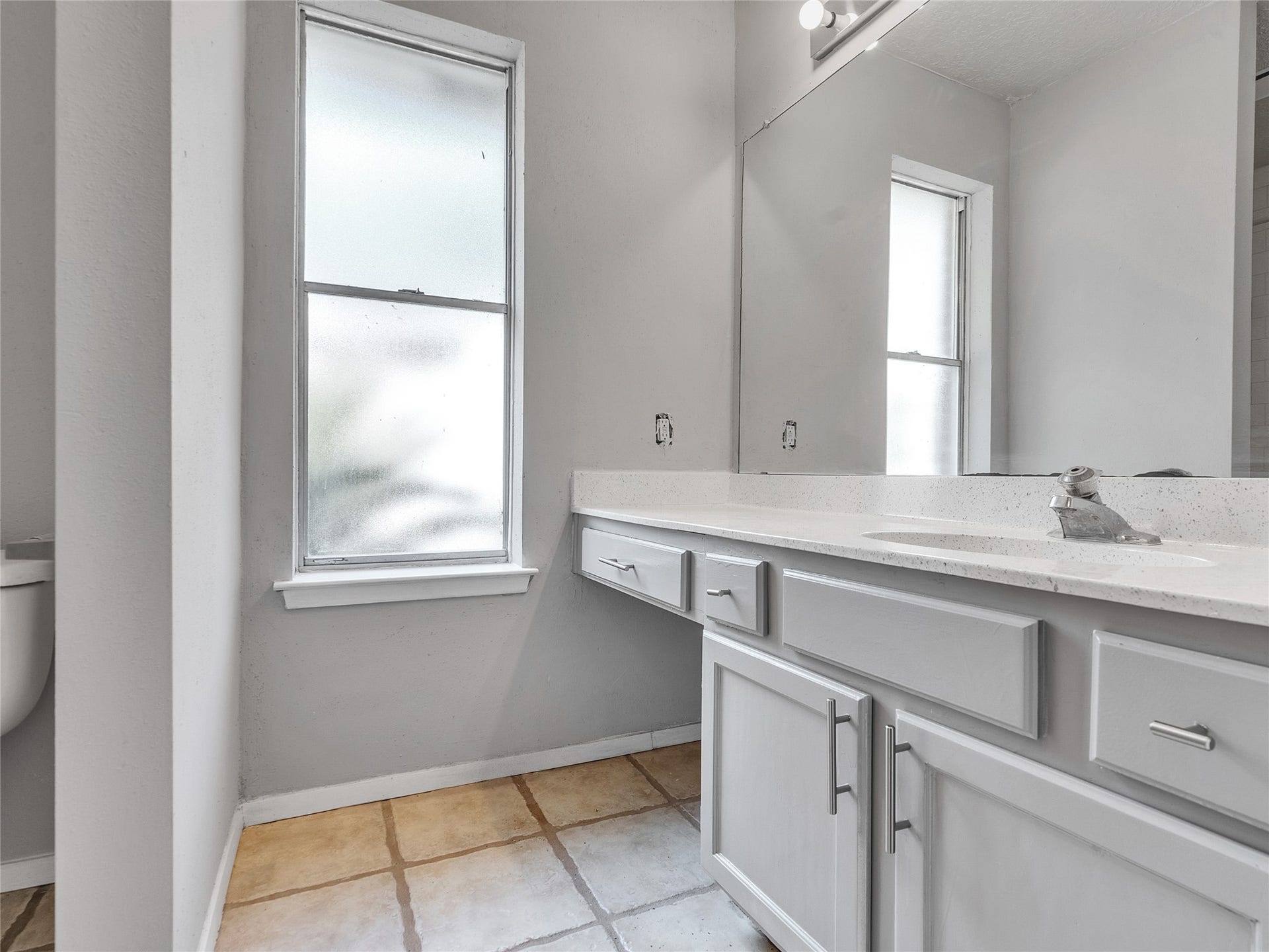24006 Spring Gum Drive, Spring, TX 77373 Primary Bath