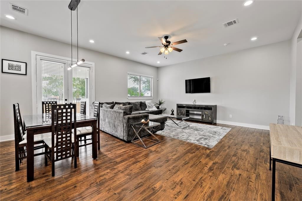 3034 Wayne Street, #A-B, Houston, TX 77026 3034 Wayne Street, #A-B, Houston, TX 77026