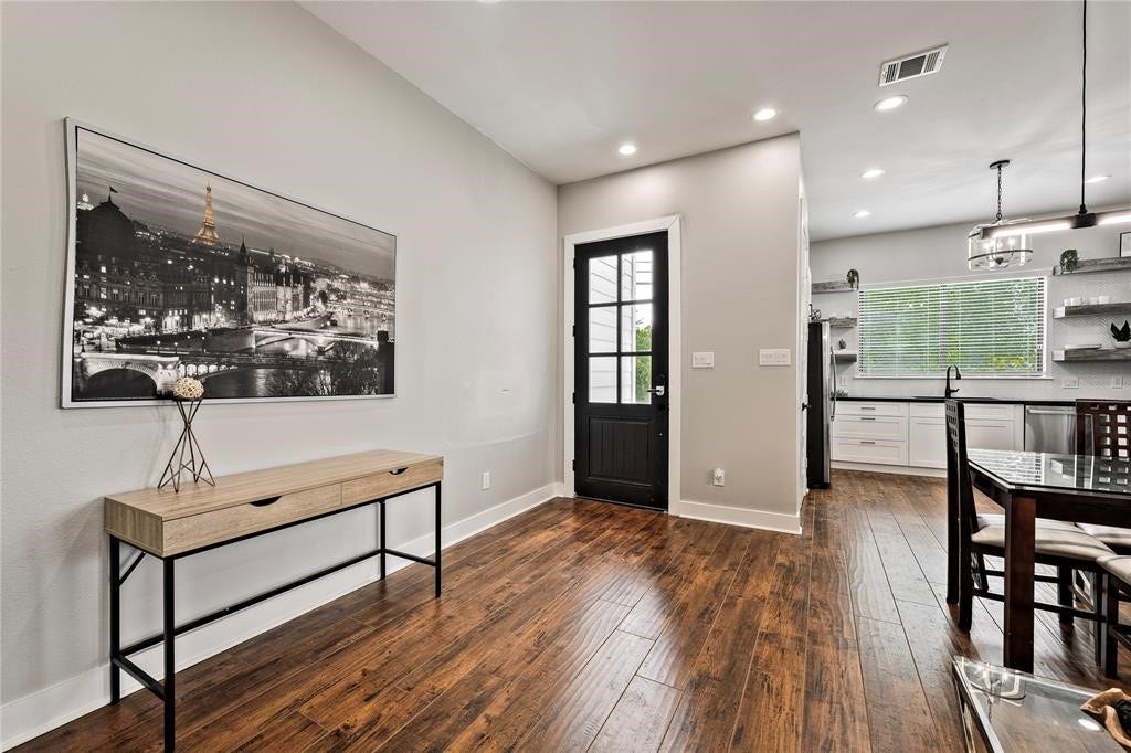 3034 Wayne Street, #A-B, Houston, TX 77026 3034 Wayne Street, #A-B, Houston, TX 77026