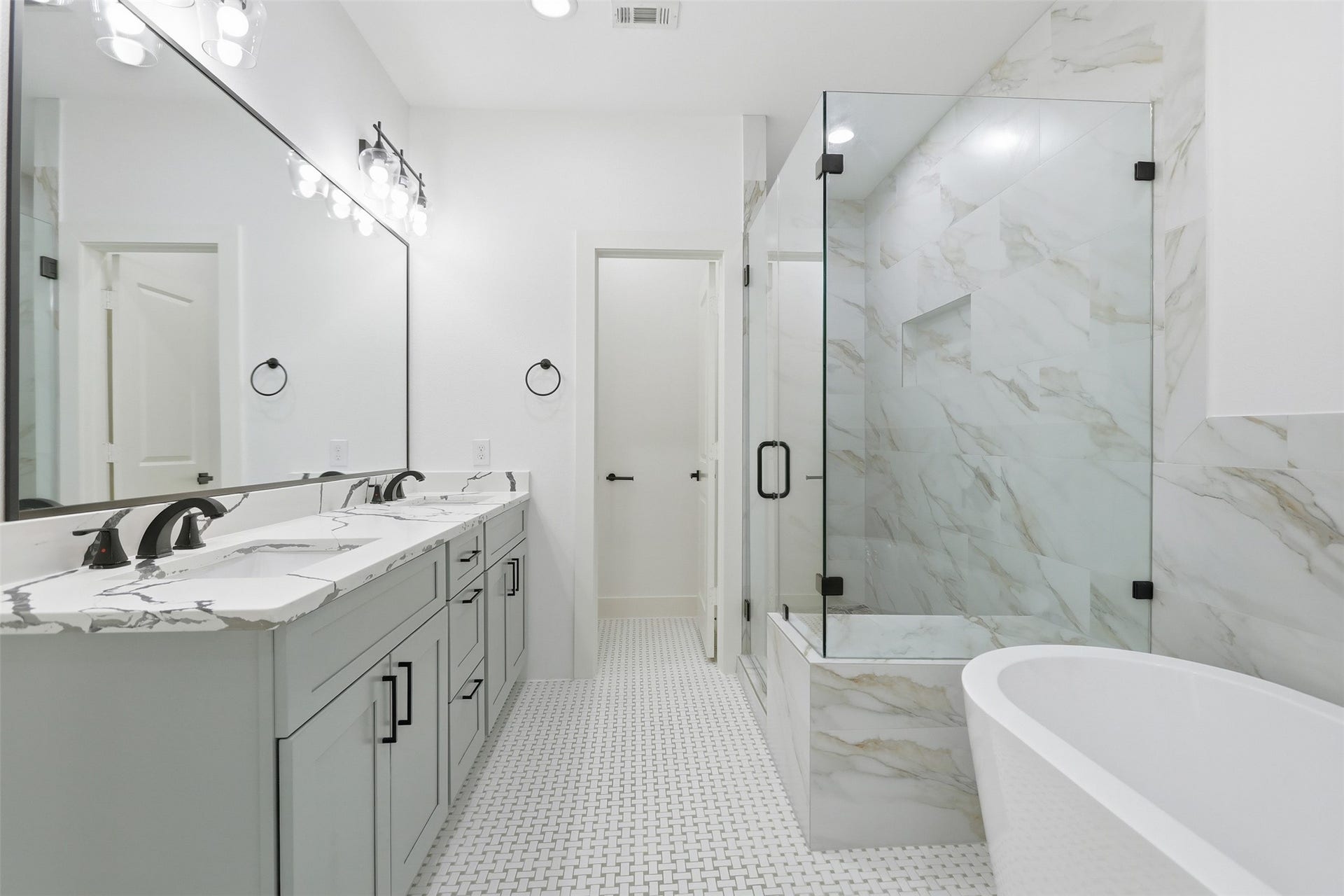 3034 Wayne Street, #A-B, Houston, TX 77026 3034 Wayne Street, #A-B, Houston, TX 77026