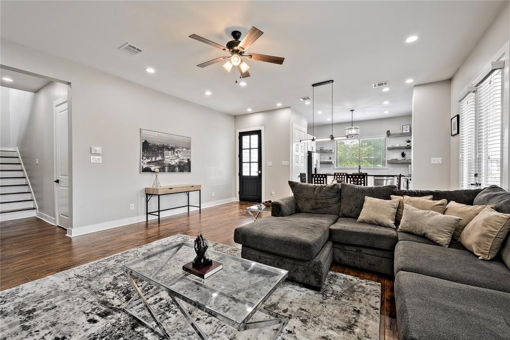 3034 Wayne Street, #A-B, Houston, TX 77026 3034 Wayne Street, #A-B, Houston, TX 77026