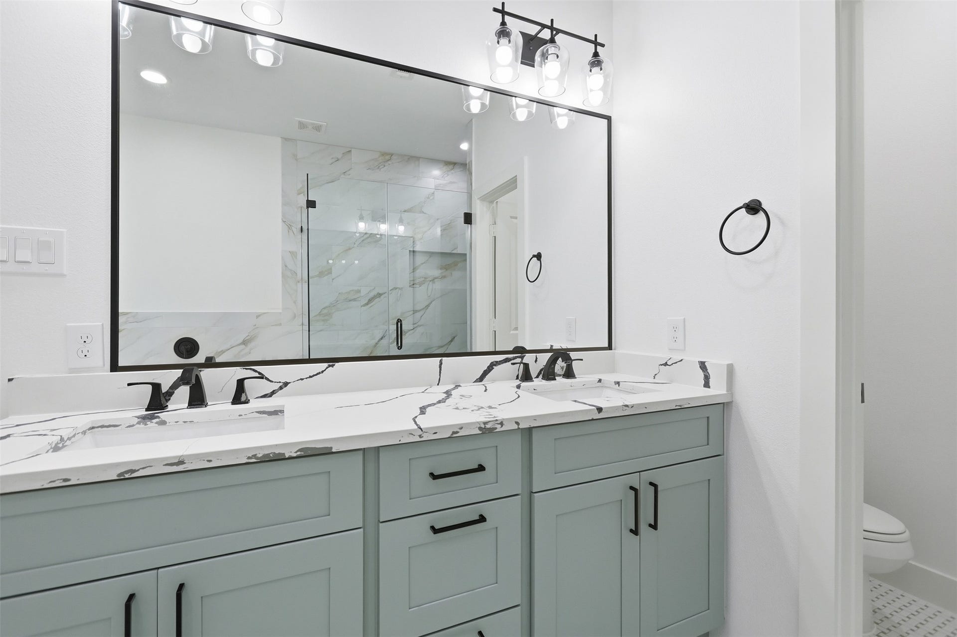 3034 Wayne Street, #A-B, Houston, TX 77026 3034 Wayne Street, #A-B, Houston, TX 77026