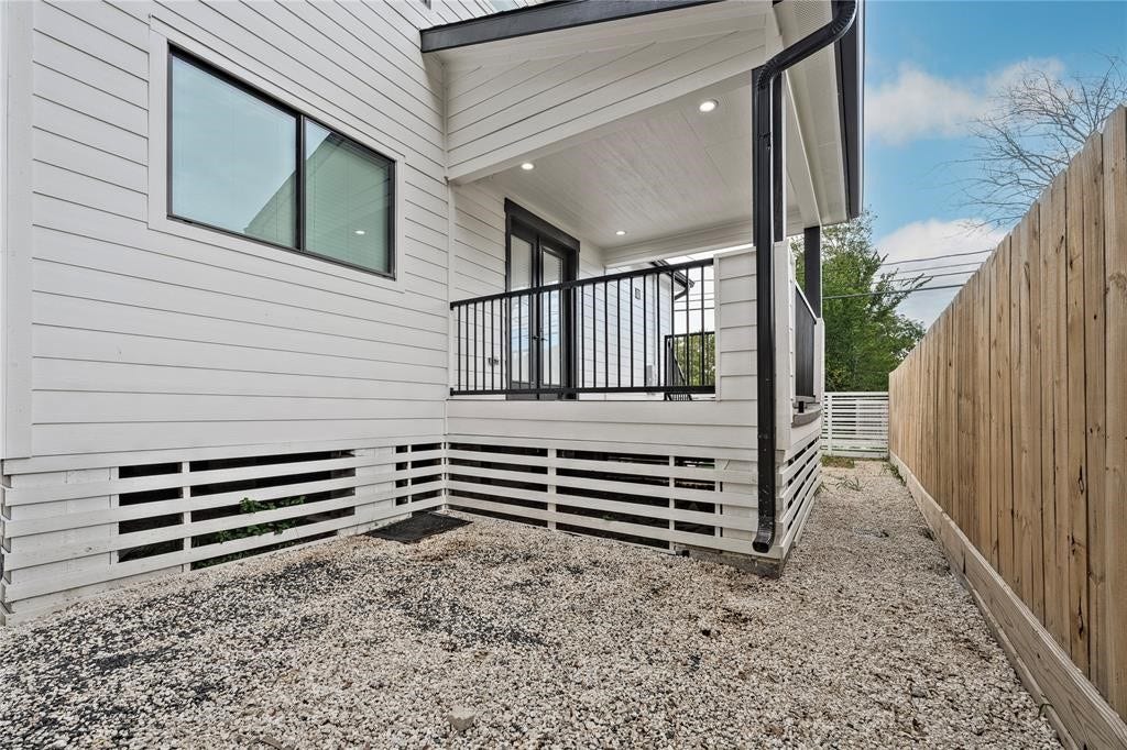 3034 Wayne Street, #A-B, Houston, TX 77026 3034 Wayne Street, #A-B, Houston, TX 77026