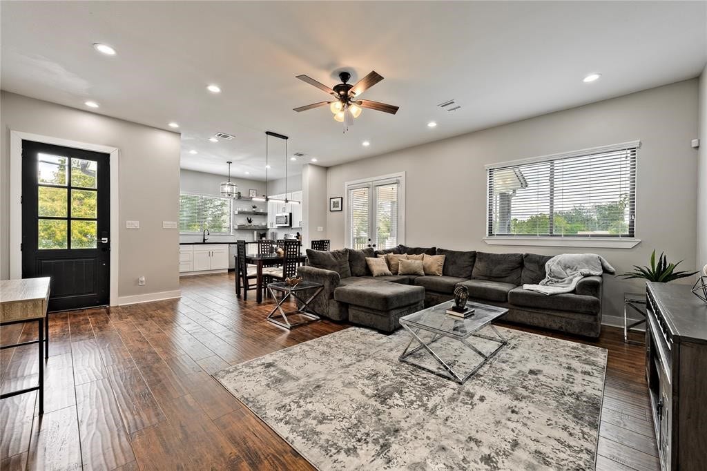3034 Wayne Street, #A-B, Houston, TX 77026 3034 Wayne Street, #A-B, Houston, TX 77026