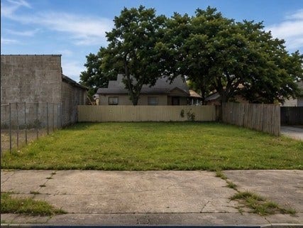 Property photo for 1333 S Airhart Drive, Baytown, TX
