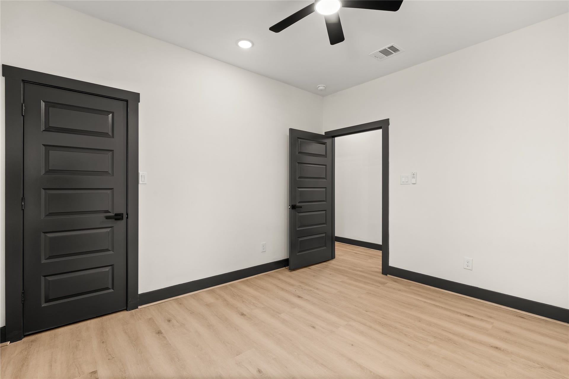 4335 Alvin Street, #A/B, Houston, TX 77051 4335 Alvin Street, #A/B, Houston, TX 77051