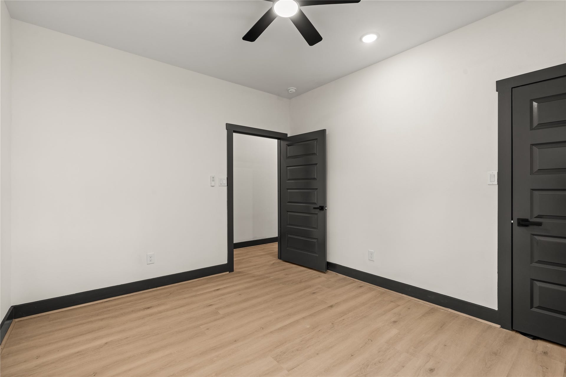 4335 Alvin Street, #A/B, Houston, TX 77051 4335 Alvin Street, #A/B, Houston, TX 77051
