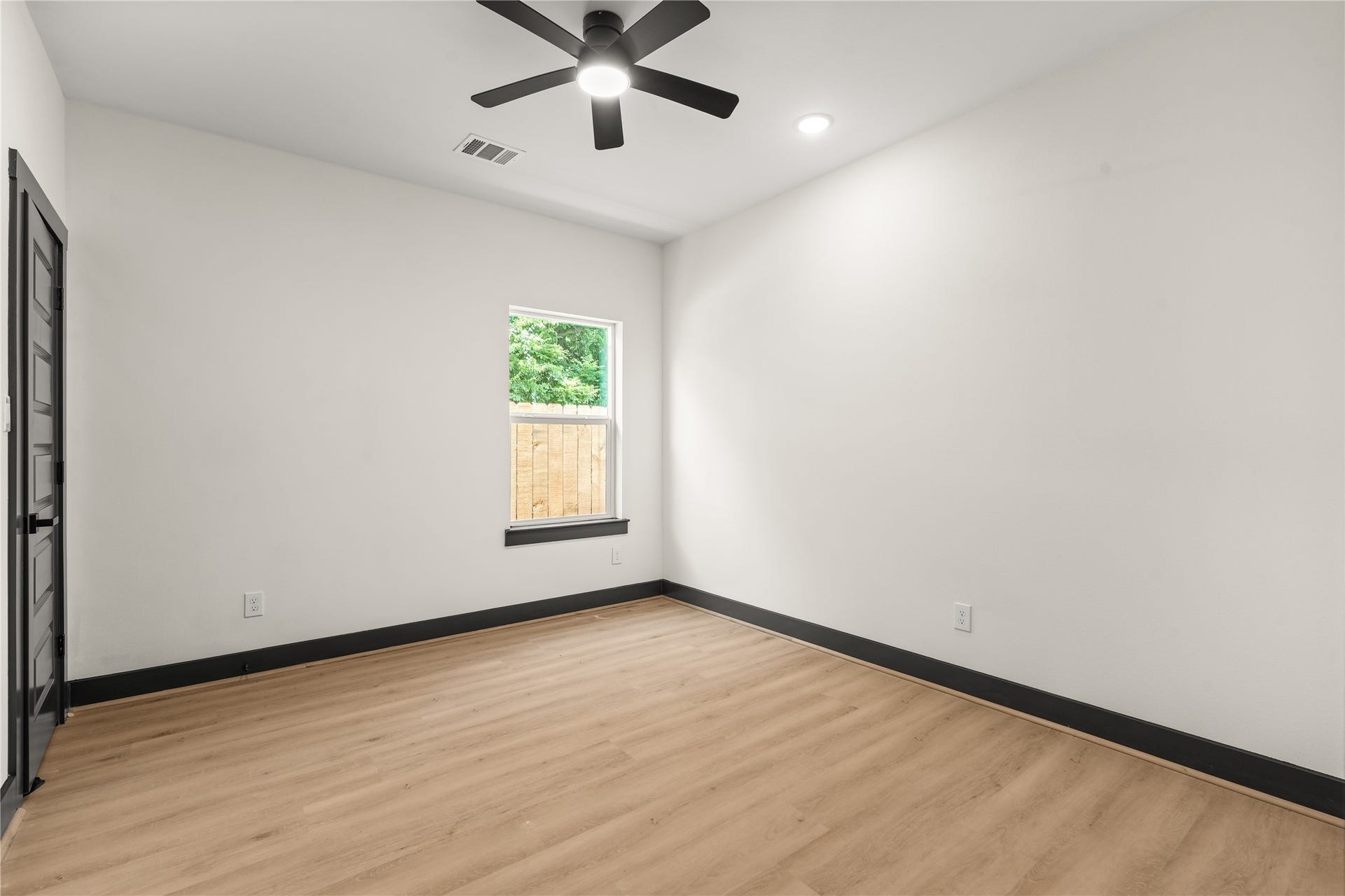 4335 Alvin Street, #A/B, Houston, TX 77051 4335 Alvin Street, #A/B, Houston, TX 77051