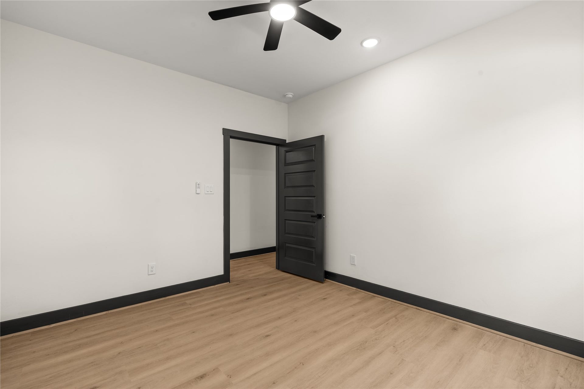 4335 Alvin Street, #A/B, Houston, TX 77051 4335 Alvin Street, #A/B, Houston, TX 77051