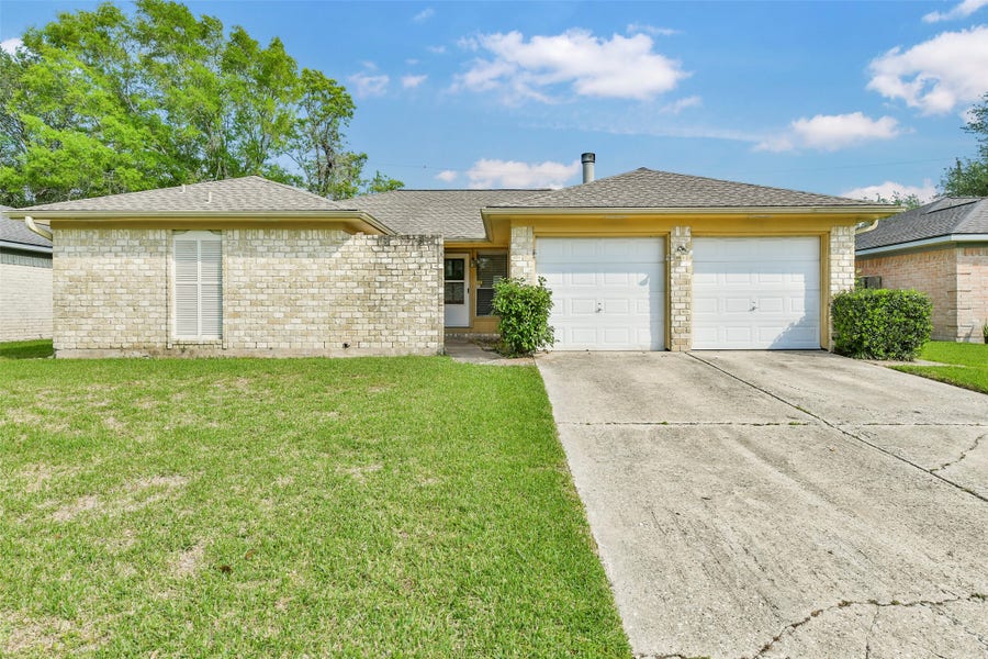 Property photo for 2929 Ocean Way, League City, TX