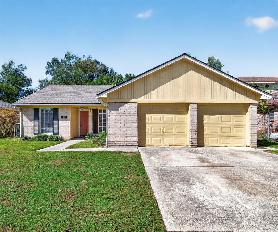 Property photo for 9815 Kerry Glen Lane, Houston, TX