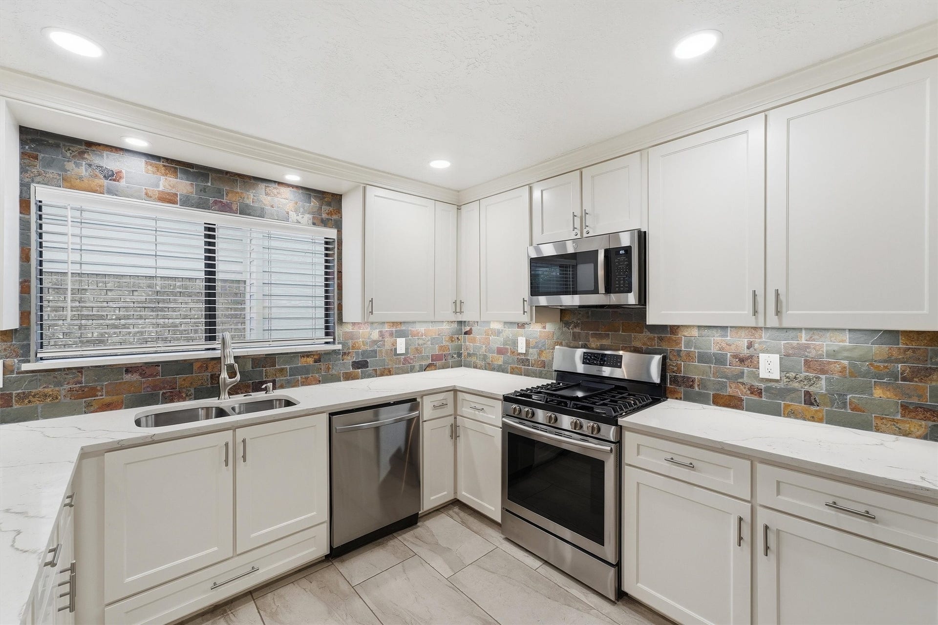 2018 Old Dixie Drive, Richmond, TX 77406 2018 Old Dixie Drive, Richmond, TX 77406