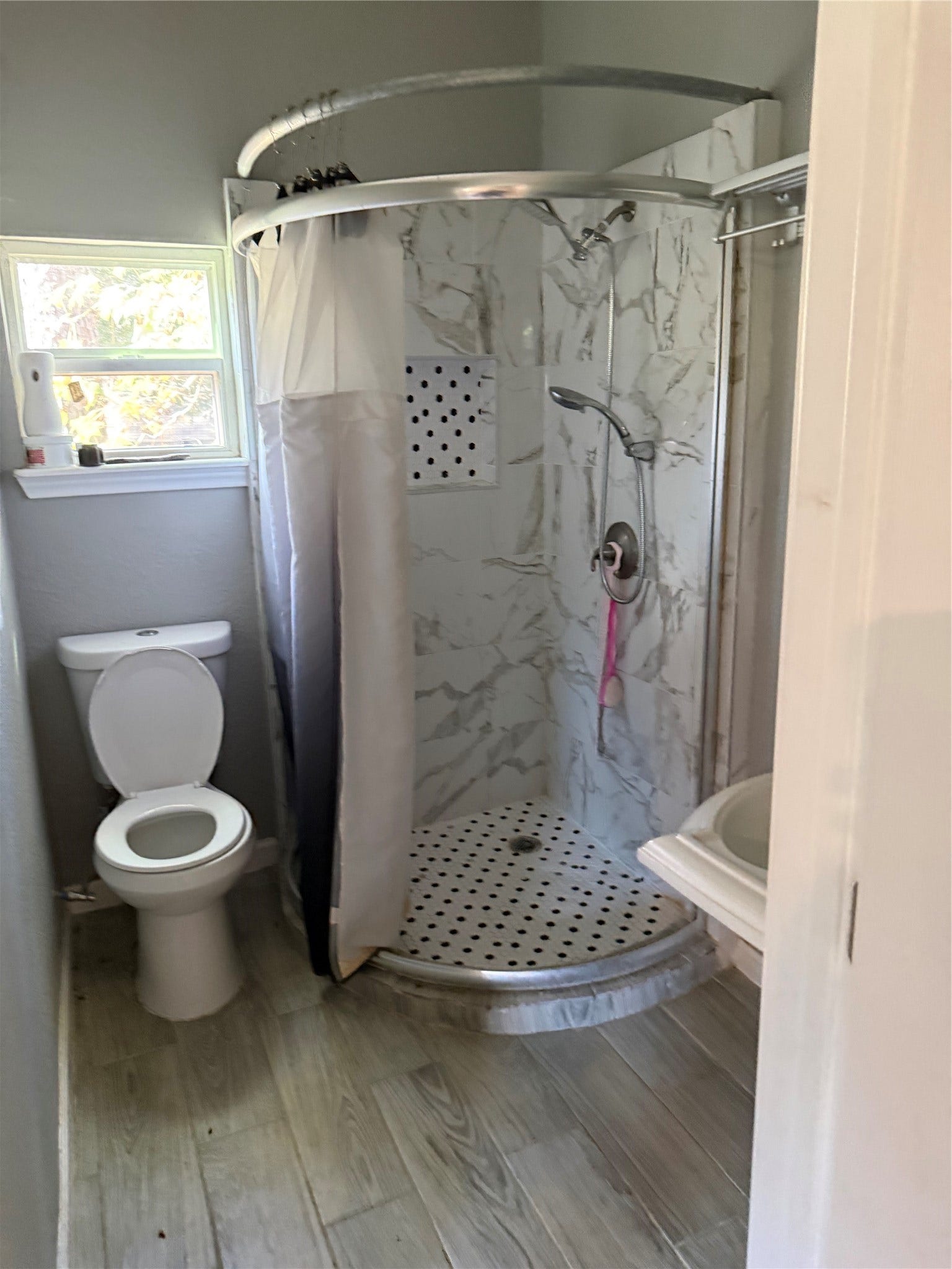 29702 E Hawthorne Drive, Spring, TX 77386 Guest house shower
