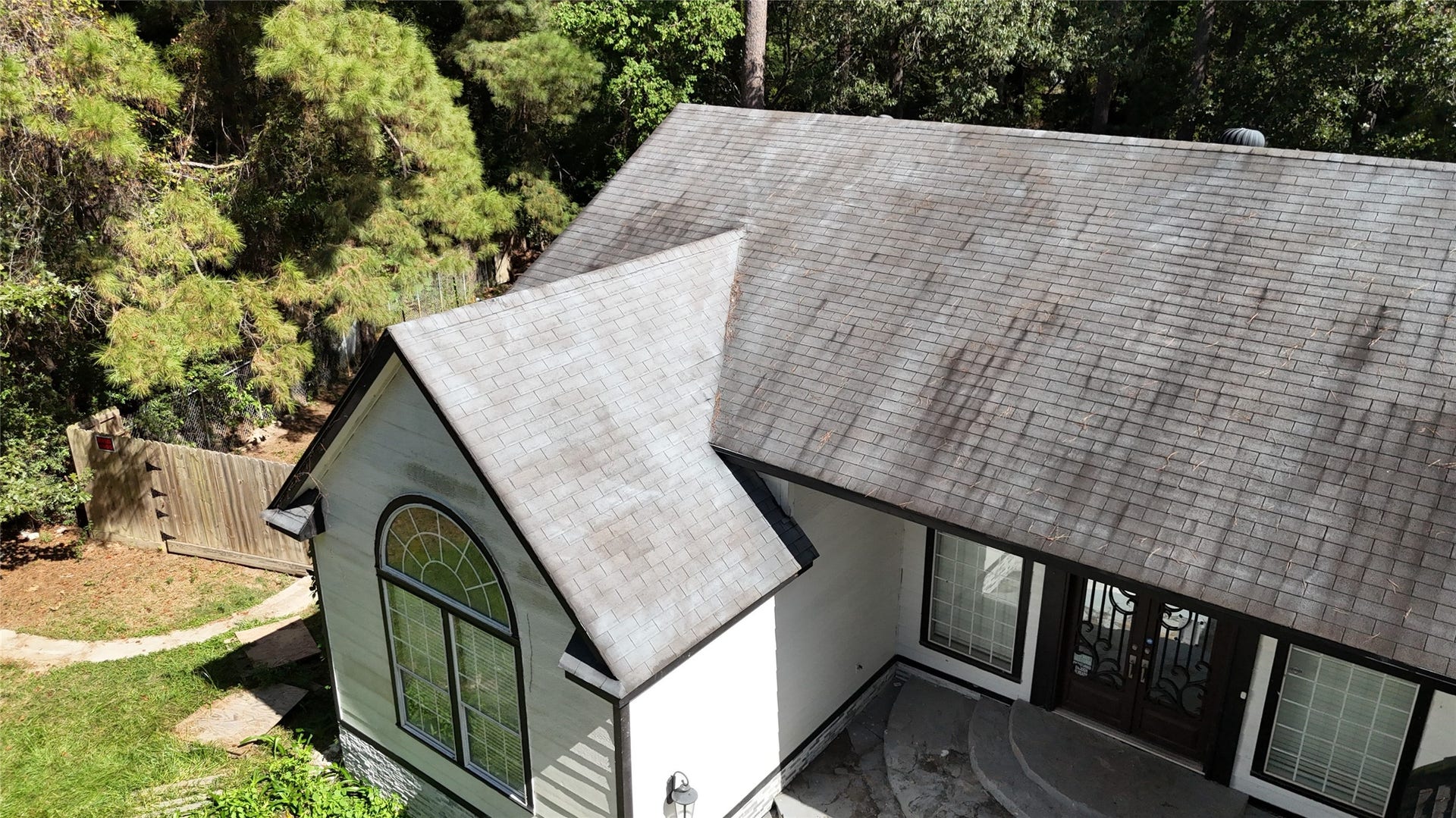 29702 E Hawthorne Drive, Spring, TX 77386 Roof condition