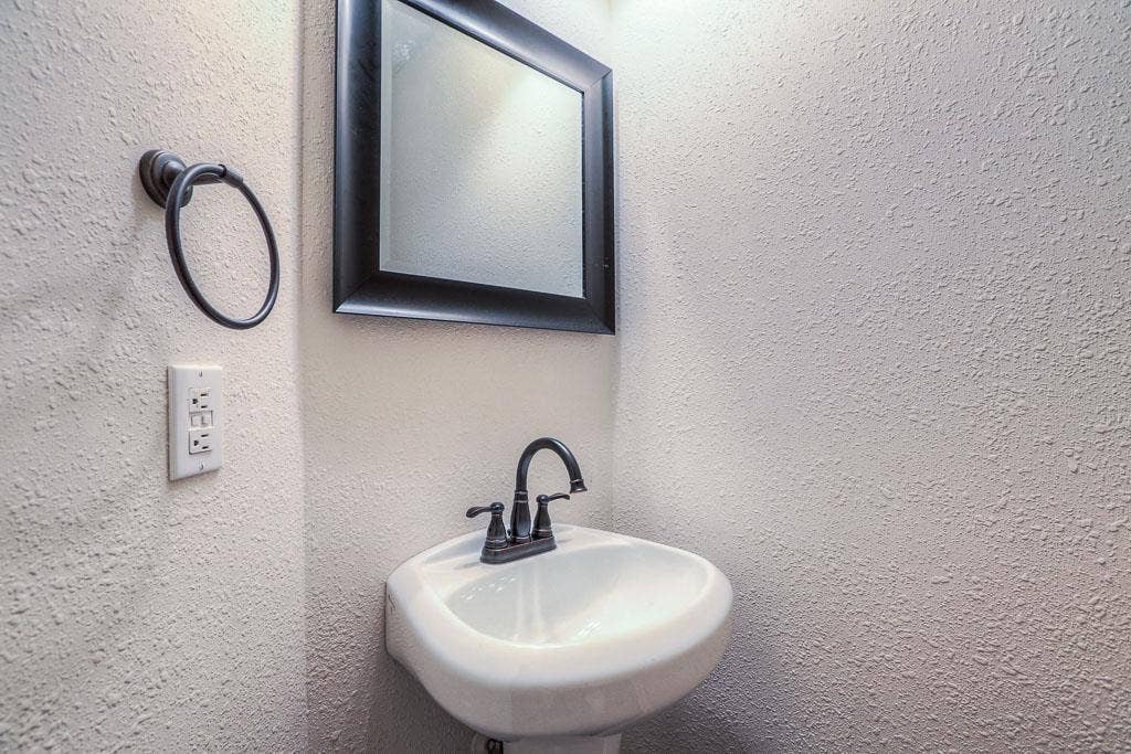 130 Willowwood Circle, The Woodlands, TX 77381 130 Willowwood Circle, The Woodlands, TX 77381