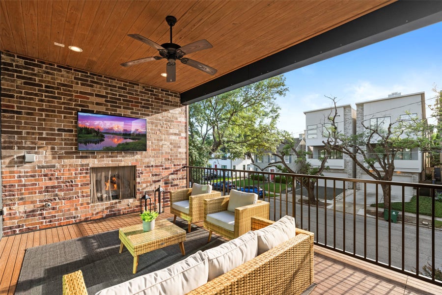 Property photo for 2621 Greenbriar Drive, Houston, TX