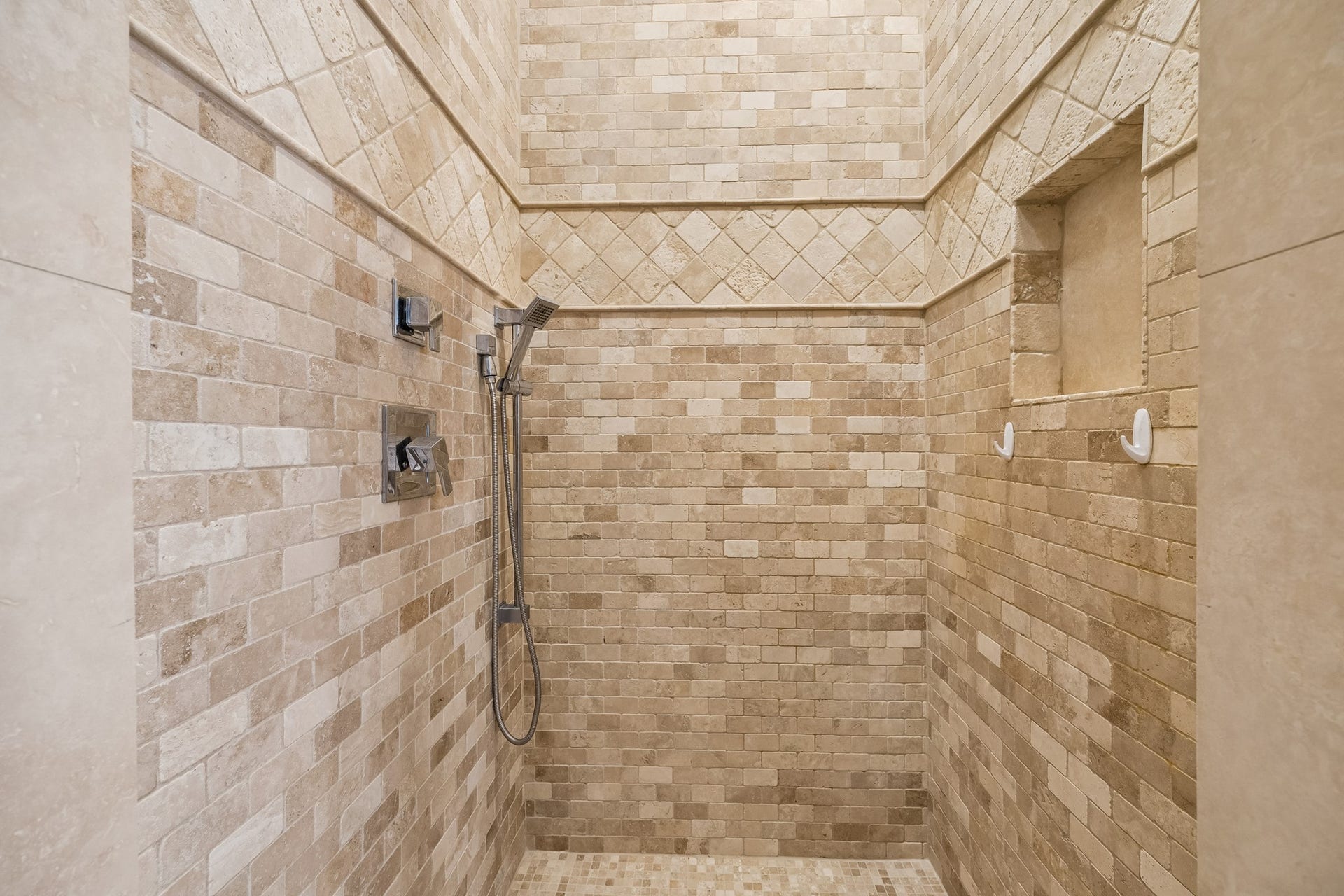 806 Algregg Street, Houston, TX 77008 806 Algregg Street, Houston, TX 77008