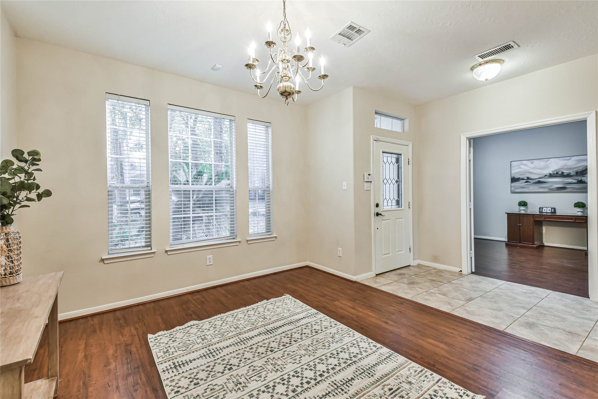 109 N Acacia Park Circle, The Woodlands, TX 77382 Dining is across the way from the home office!