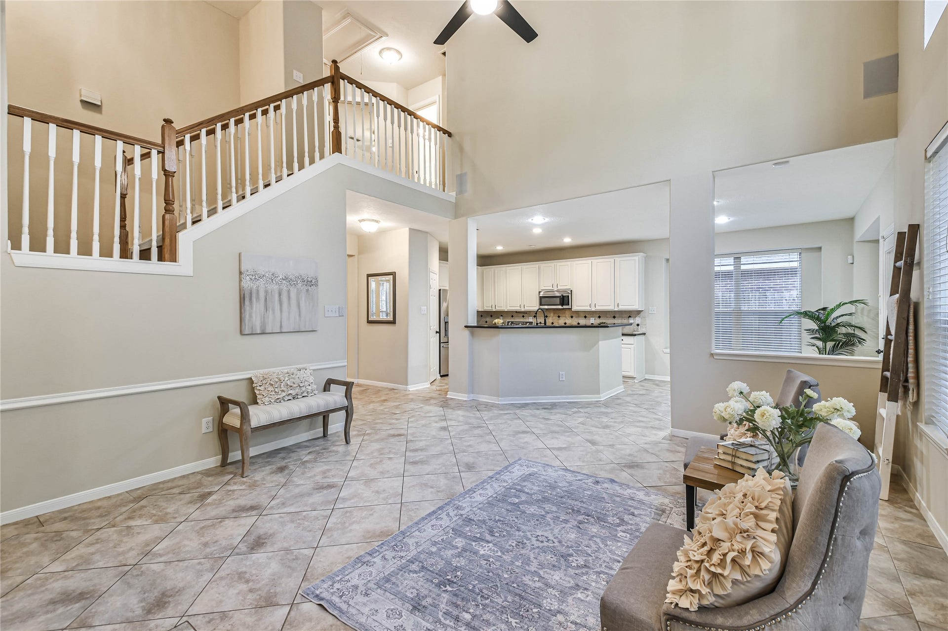 109 N Acacia Park Circle, The Woodlands, TX 77382 Living room is open to the kitchen and breakfast room!
