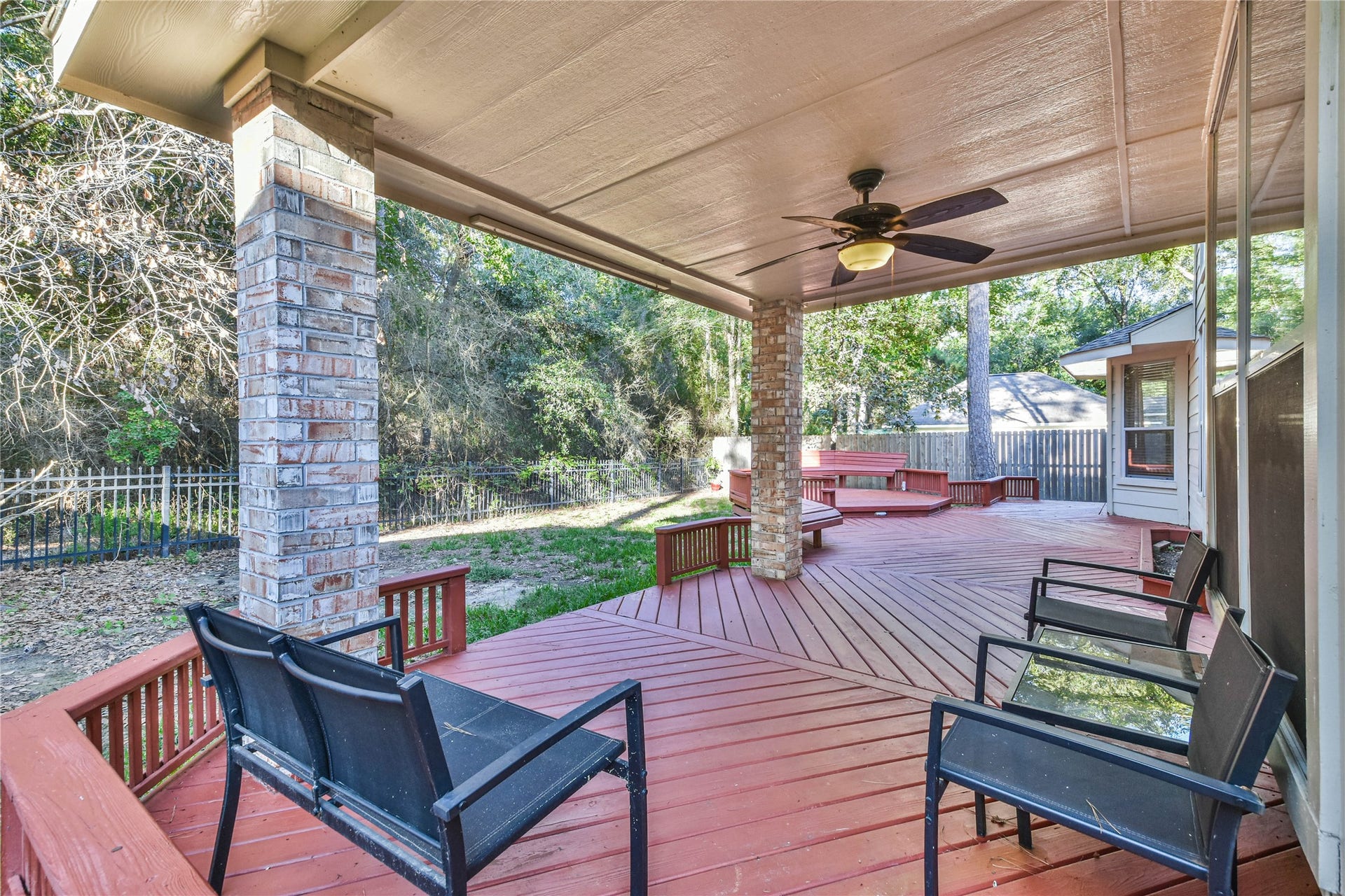 109 N Acacia Park Circle, The Woodlands, TX 77382 Covered area with fan.