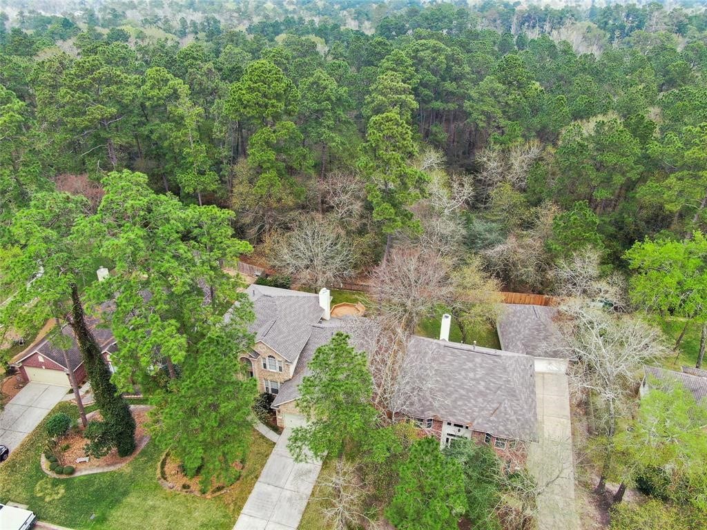 109 N Acacia Park Circle, The Woodlands, TX 77382 Greenbelt behind the home.