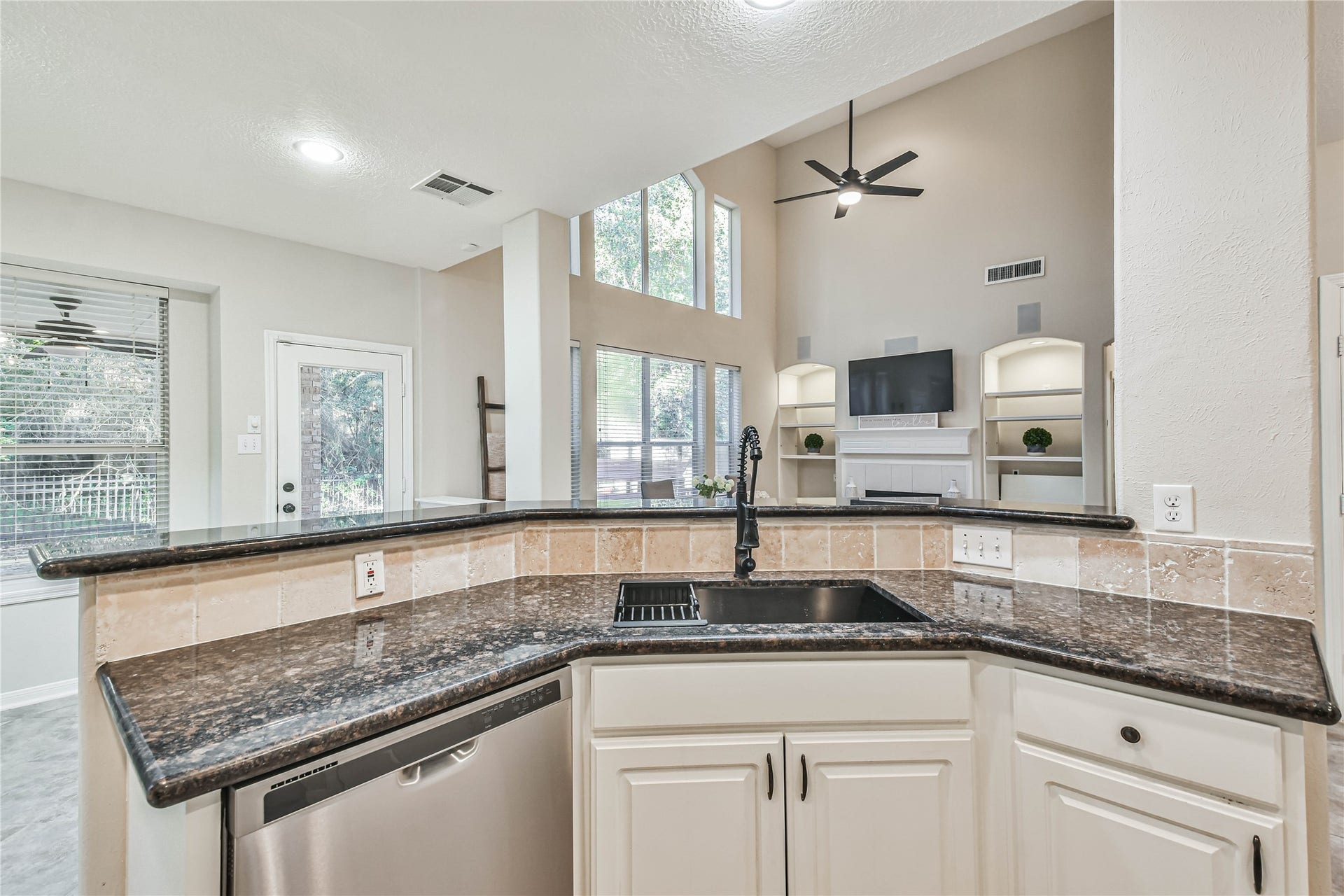 109 N Acacia Park Circle, The Woodlands, TX 77382 Updated sink fixture.
